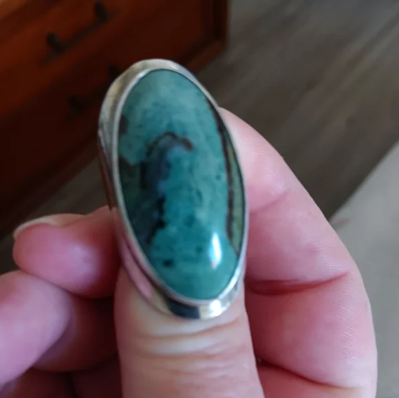 Sterling Silver Ring - Picture 3 of 9